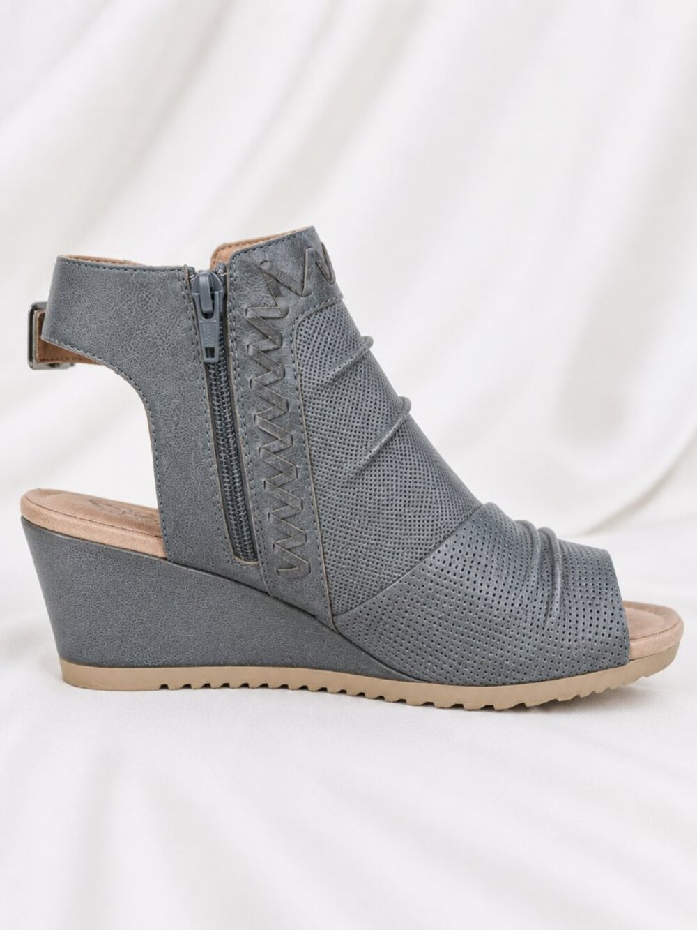 Earth Attalea Slate Blue Perforated Leather Peep Toe Wedge Sandals 9.5 - Picture 9 of 15
